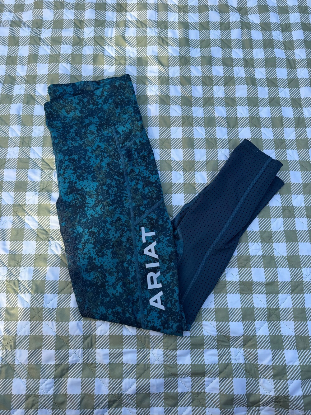 Ariat women’s ' Teal Patterned Active Leggings